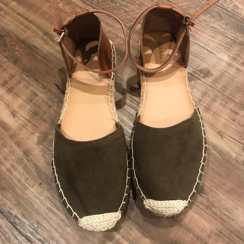 NWOT Old Navy shoes
